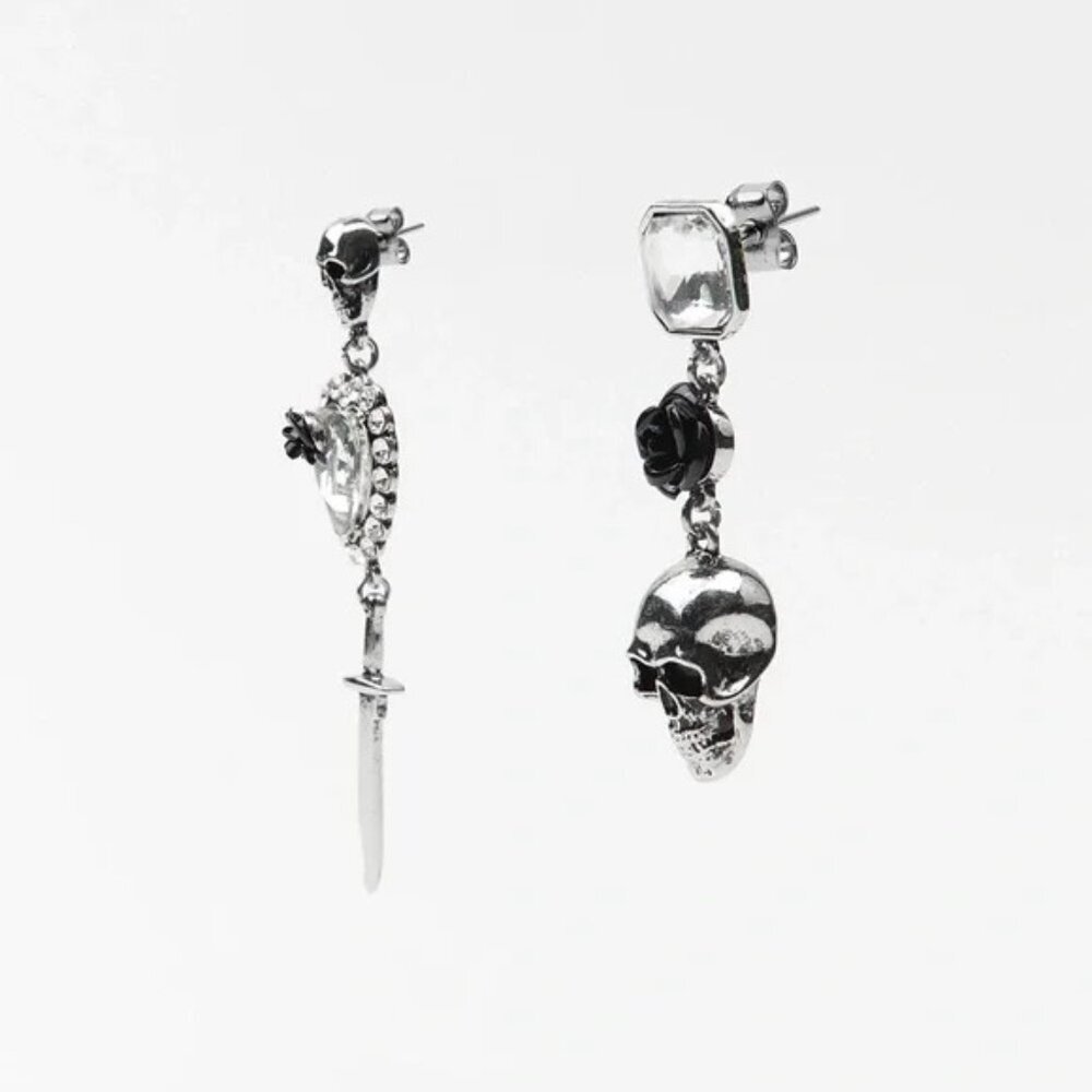 ZARA Skull Heart Earrings NWT ✨✨🔥🔥 Halloween - Picture 2 of 3